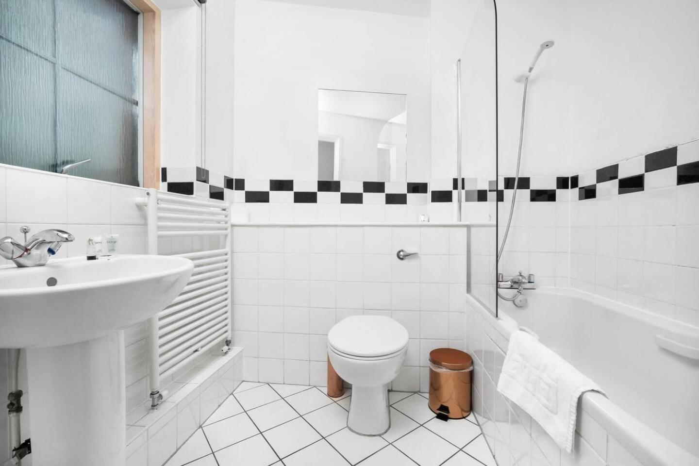 City Centre - Two Bedroom Apartment - Juliet Balcony - Secure Parking - Wifi - Smart Tv - Top Rated -33S Birmingham Ngoại thất bức ảnh