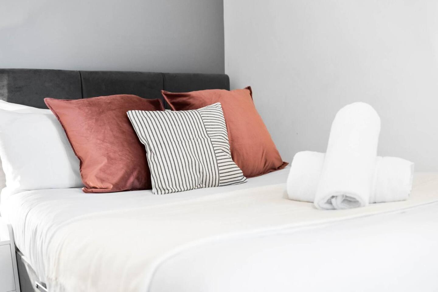 City Centre - Two Bedroom Apartment - Juliet Balcony - Secure Parking - Wifi - Smart Tv - Top Rated -33S Birmingham Ngoại thất bức ảnh