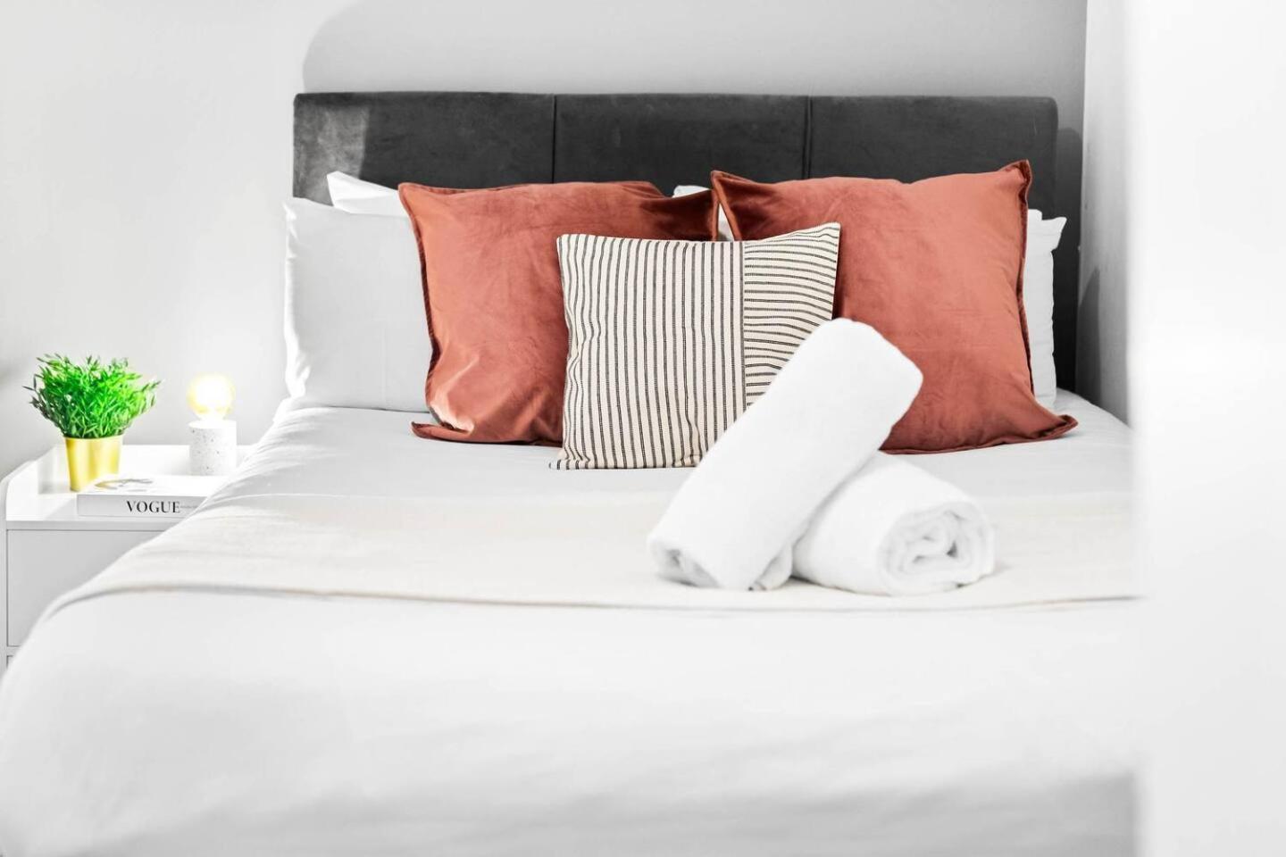 City Centre - Two Bedroom Apartment - Juliet Balcony - Secure Parking - Wifi - Smart Tv - Top Rated -33S Birmingham Ngoại thất bức ảnh